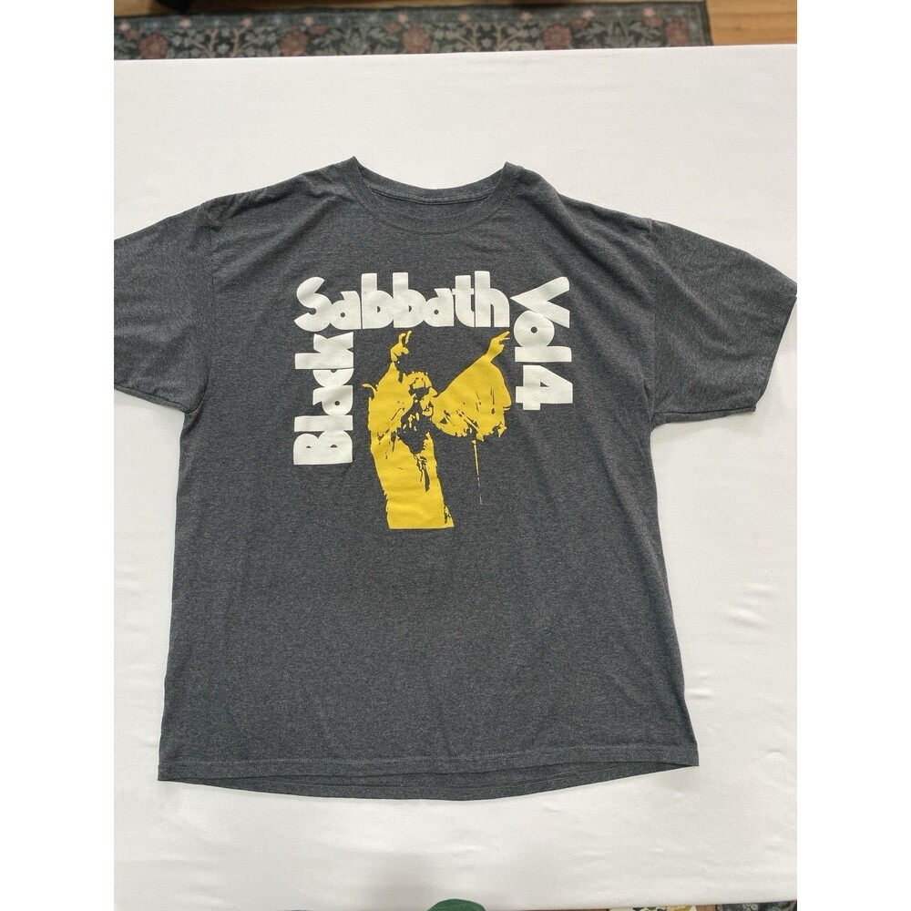 Black Sabbath Vol 4 Band Graphic Tee XL Charcoal Grey